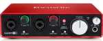 Interface audio USB Focusrite Scarlett 2i2 deuxi�me g�n�ration rouge avec deux entr�es combo XLR et r�glages de gain.